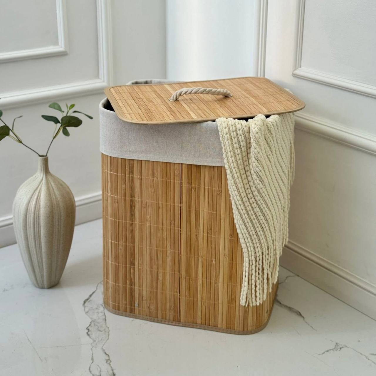 باسكت خشب بامبو مبطن بكتان | Bamboo Laundry Basket – Linen